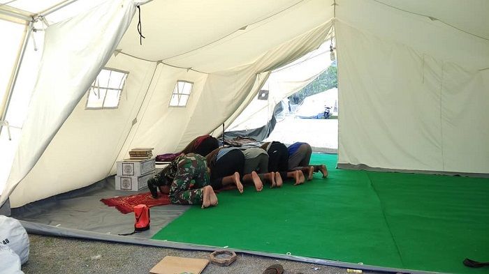 Masjid darurat untuk para korban gempa Palu dari negara Swiss