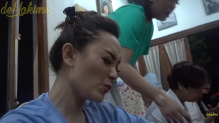 Datang ke Rumah Soimah di Yogyakarta, Inul, Dewi Perssik dan Zaskia Gotik Ngemper dan Makan di Lantai