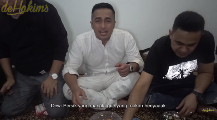 Datang ke Rumah <a href='https://manado.tribunnews.com/tag/soimah' title='Soimah'>Soimah</a> di <a href='https://manado.tribunnews.com/tag/yogyakarta' title='Yogyakarta'>Yogyakarta</a>, Inul, <a href='https://manado.tribunnews.com/tag/dewi-perssik' title='Dewi Perssik'>Dewi Perssik</a> dan <a href='https://manado.tribunnews.com/tag/zaskia-gotik' title='Zaskia Gotik'>Zaskia Gotik</a> Ngemper dan Makan di Lanta