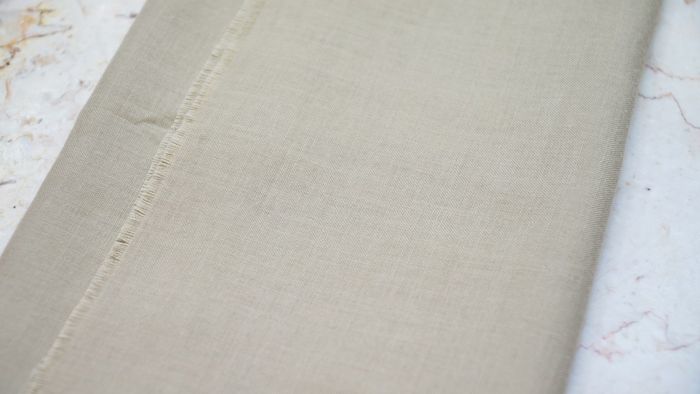 Hijab Bahan Katun Biasa yang Dijual di Pusat Belanja Hijab Tanah Abang