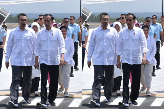 Iriana Jokowi nampak menggunakan cincin berwarna biru