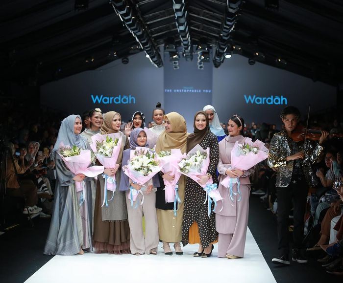 Zaskia dan Shireen Sungkar hadirkan 10 koleksi busana modest bertema Alyawn
