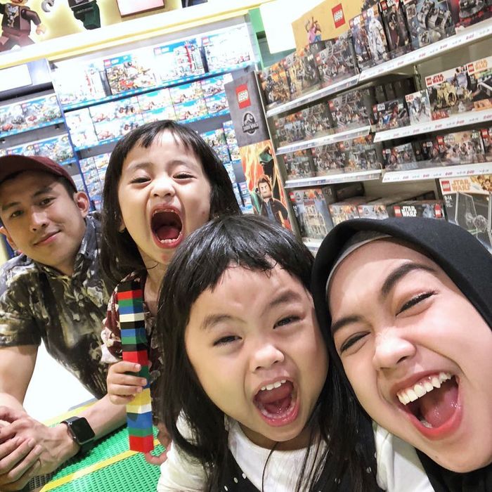 Ria Ricis bersama Fandi