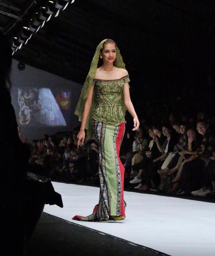 Dari Marion Jola Hingga Susi Pudjiastuti, Inilah Deretan Publik Figur yang Jadi Model Dadakan di Fashion Show Anne Avantie