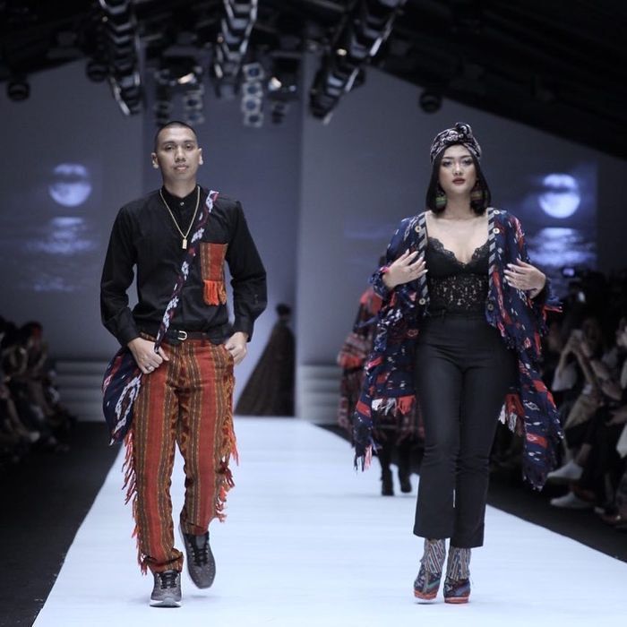 Dari Marion Jola Hingga Susi Pudjiastuti, Inilah Deretan Publik Figur yang Jadi Model Dadakan di Fashion Show Anne Avantie