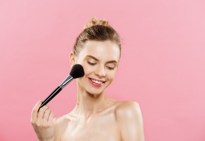 Gunakan blush on