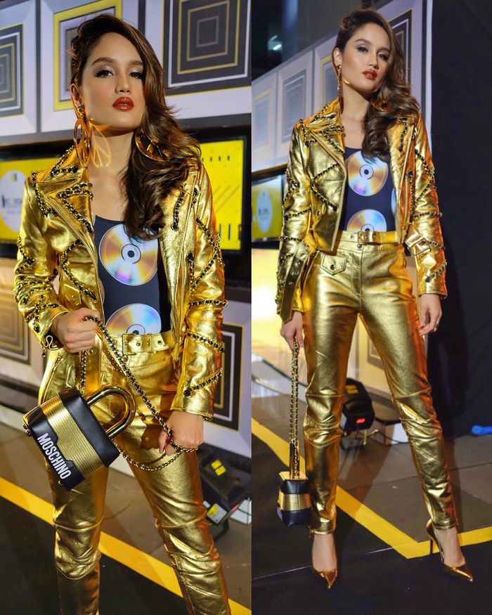 Dari Nagita Slavina Hingga Cinta Laura, 4 Selebriti Tampil Glamor dengan Outfit Emas di Indonesian Television Awards 2018