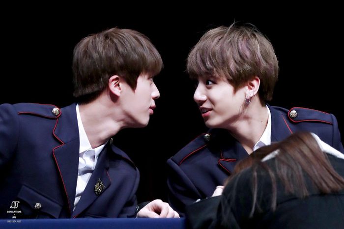 Jungkook dan Jin 'BTS'