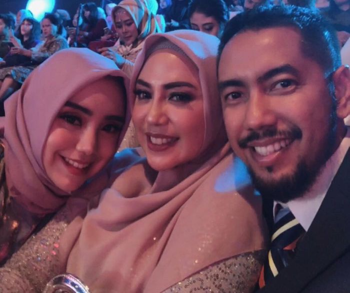 Salmafina Sunan bersama ayahnya Sunan Kalijaga dan ibunya.