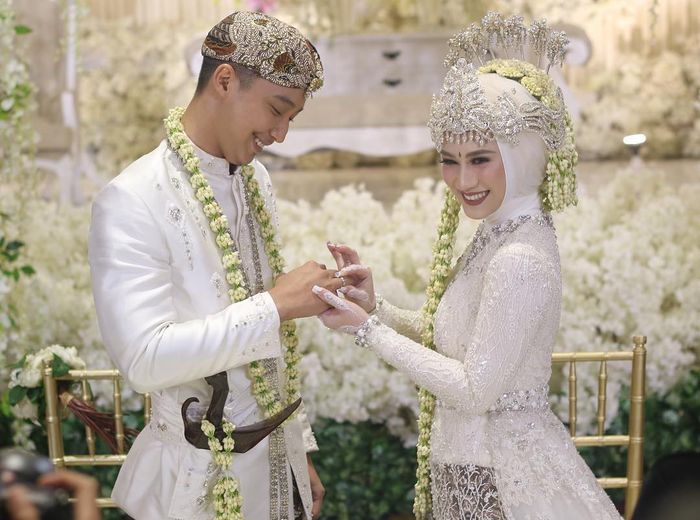 Melody eks JKT48 dan Hanif, resmi menikah