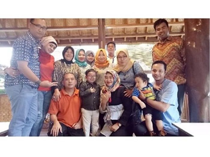 Acara pertunangan Daus Mini