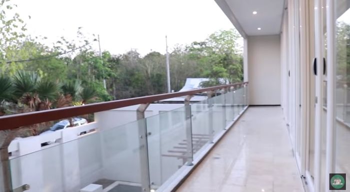 Balkon di depan baru Anang Hermansyah dan Ashanty di Bali