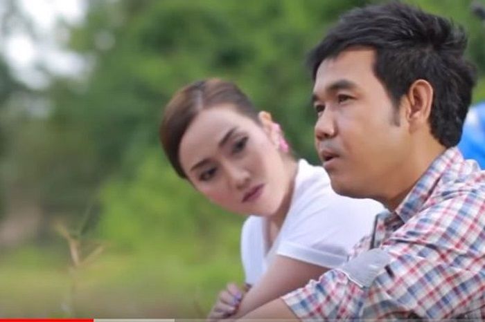 Salah satu scene lagu 'Moan'