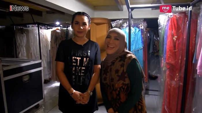 kondisi ruangan penyimpanan baju Dorce Gamalama