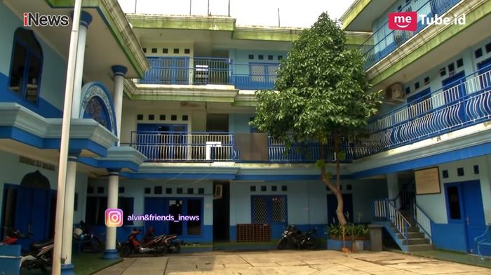 Sekolah milik Dorce Gamalama