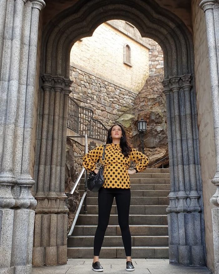 Raisa Andriana saat berlibur di Disneyland Tokyo, Jepang