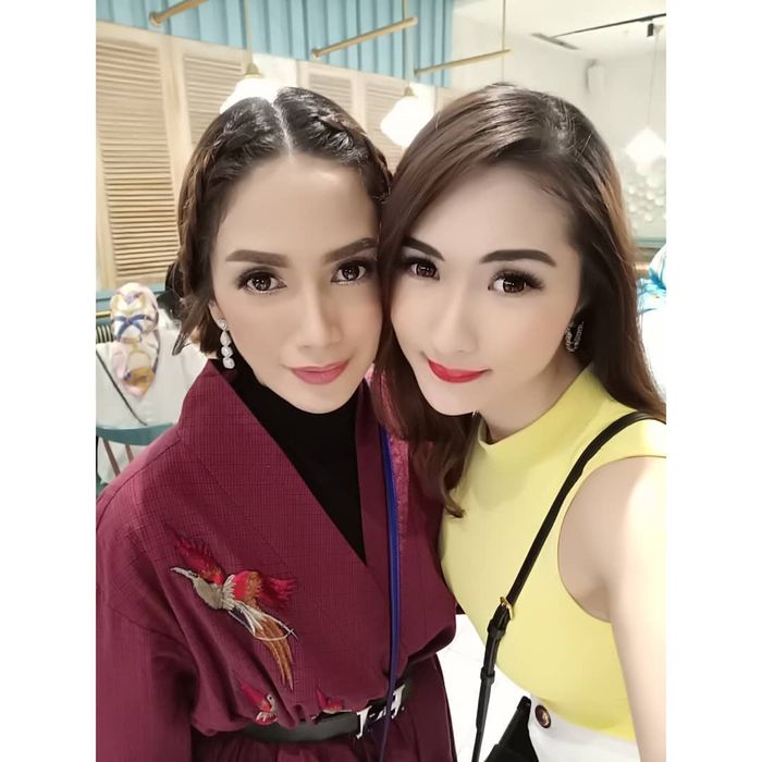 Puput Carolina, Chef Hotman Paris foto bareng Ussy Sulistyawati
