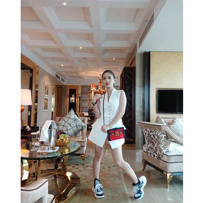 Puput Carolina, Chef Hotman Paris