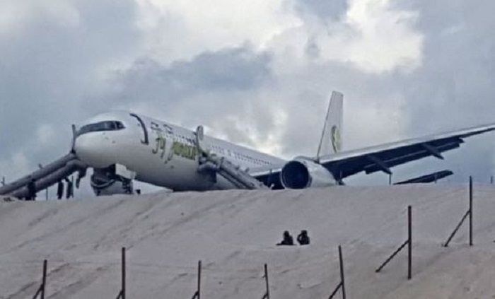 Kondisi pesawat Fly jamaica Airways yang mengalami kecelakaan di Georgetown, ibukota Guyana, Jumat (09/11/2018) waktu setempat.