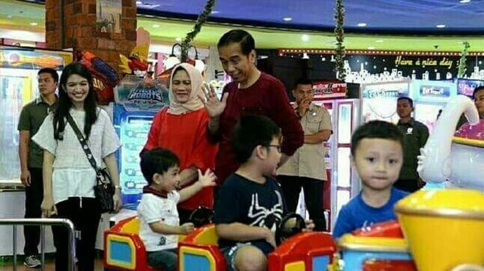 Saat Selvi Ananda dan Presiden Jokowi nge-mall bareng.