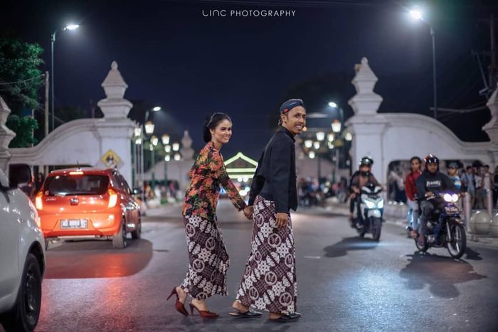 Pemeran Mas Pur, Furry Setya Lunasi Katering Pernikahan dengan Bergepok-gepok Uang Rp 100 Ribuan!
