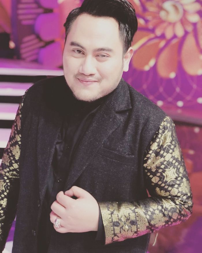 Unggahan Nassar yang menyiratkan siap melamar seseorang.