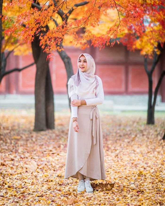 Anisa Rahma dengan gaya fashion hijab pastel.