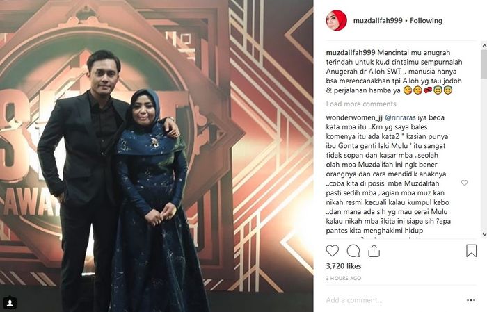 This is Muzdalifah's upload on Instagram social media, when she fell in love with a young man 15 years younger than her.