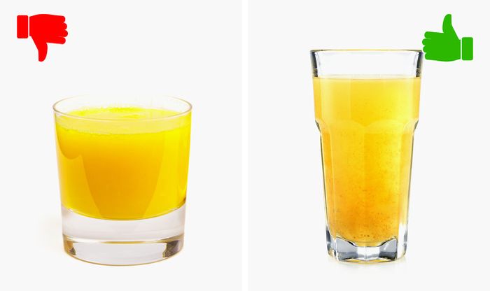 Minum dari gelas yang sempit dan panjang