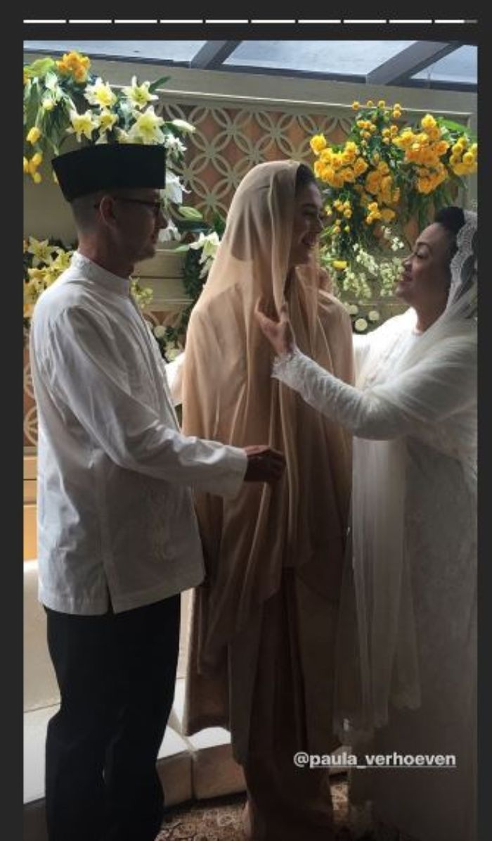 Potret cantik Paula Verhoeven di acara pengajian