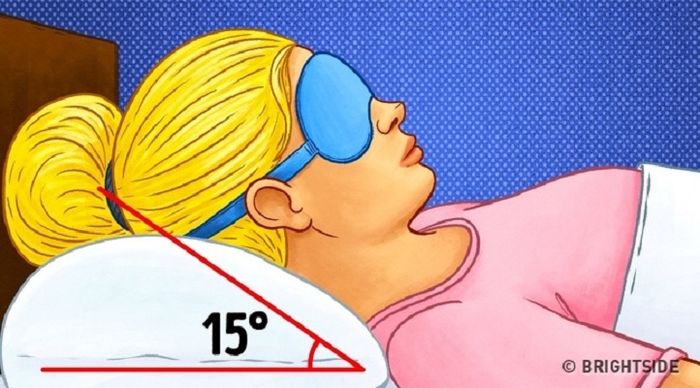 Tinggikan kepala Anda saat tidur