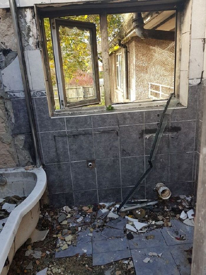 Kondisi bagian dalam rumah tersebut