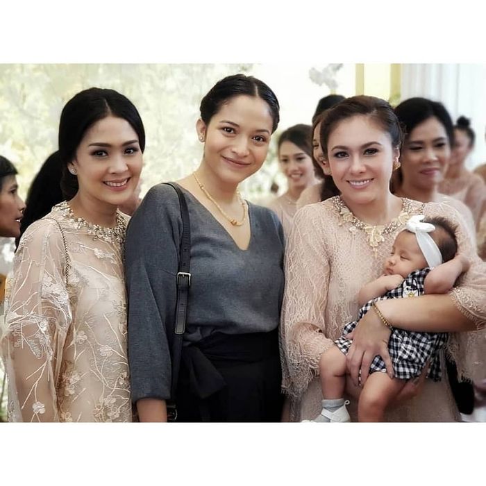 Istri Lukman Sardi, Lia Lukman, di pernikahan Baim Wong dan Paula Verhoeven.
