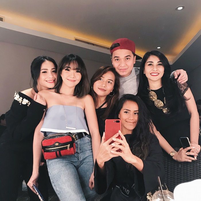 Potret cantik Sri Devi, sahabat Gisella Anastasia yang disebut pernah tidur satu kasur dengan Gading