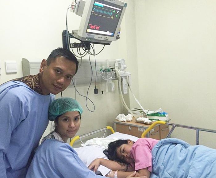 Annisa Pohan dan AHY temani putrinya