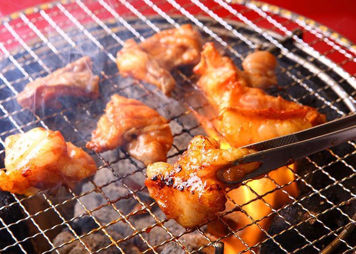 Horumonyaki adalah sejenis masakan Jepang yang terbuat dari daging sapi atau babi.