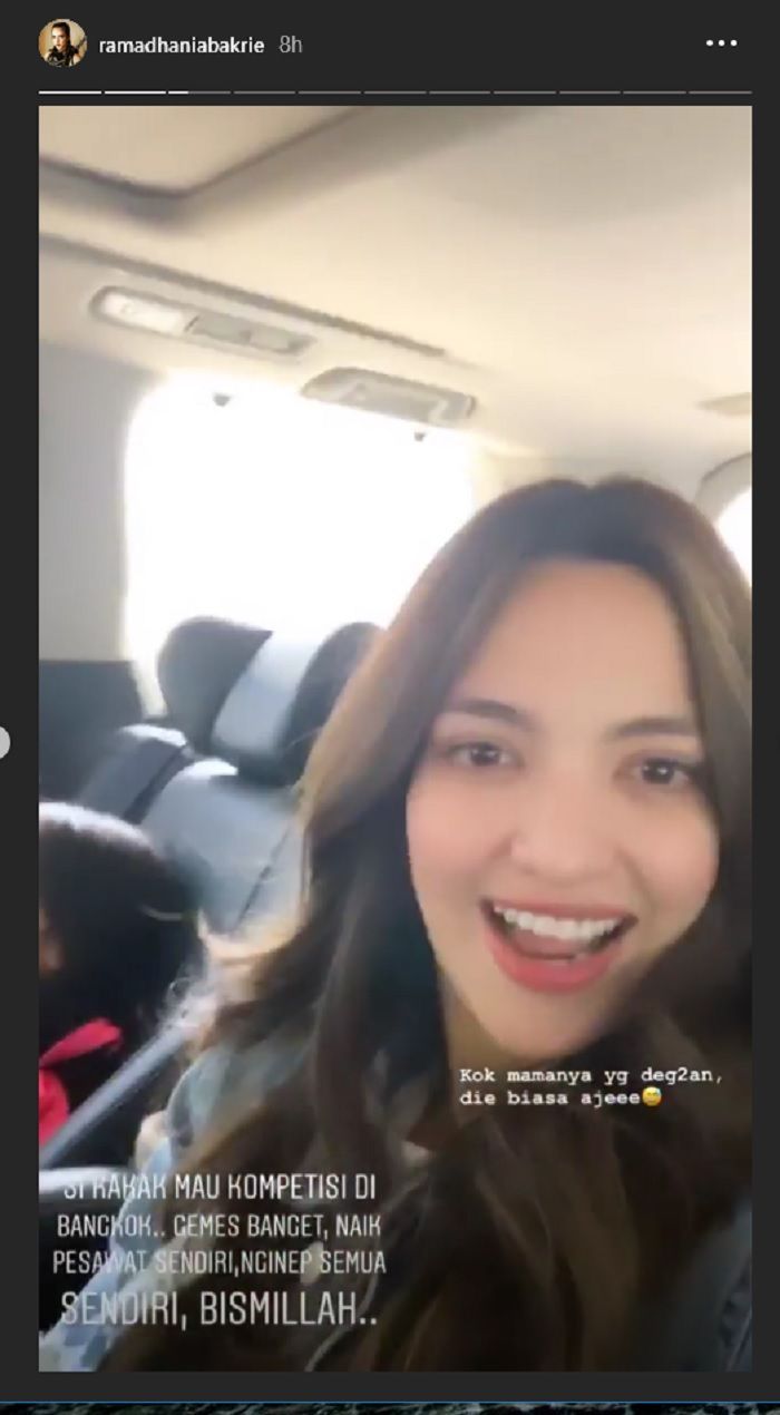 Nia Ramdhani saat antar Mikha ke Bandara
