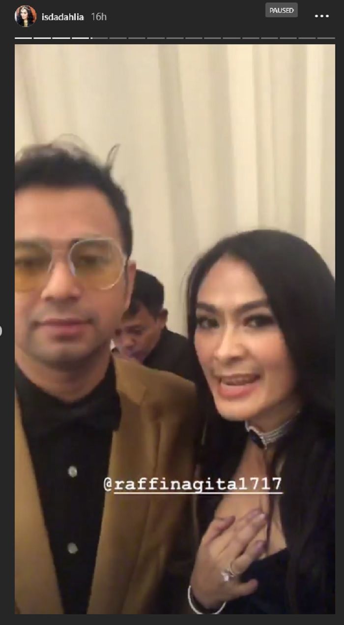 Iis Dahlia bertemu Raffi Ahmad di resepsi Baim-Paula