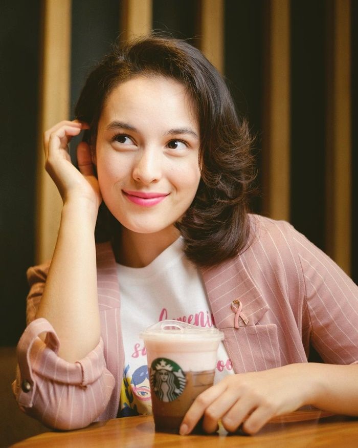Gaya riasan natural no makeup look ala Chelsea Islan - Maksimalkan Skincare