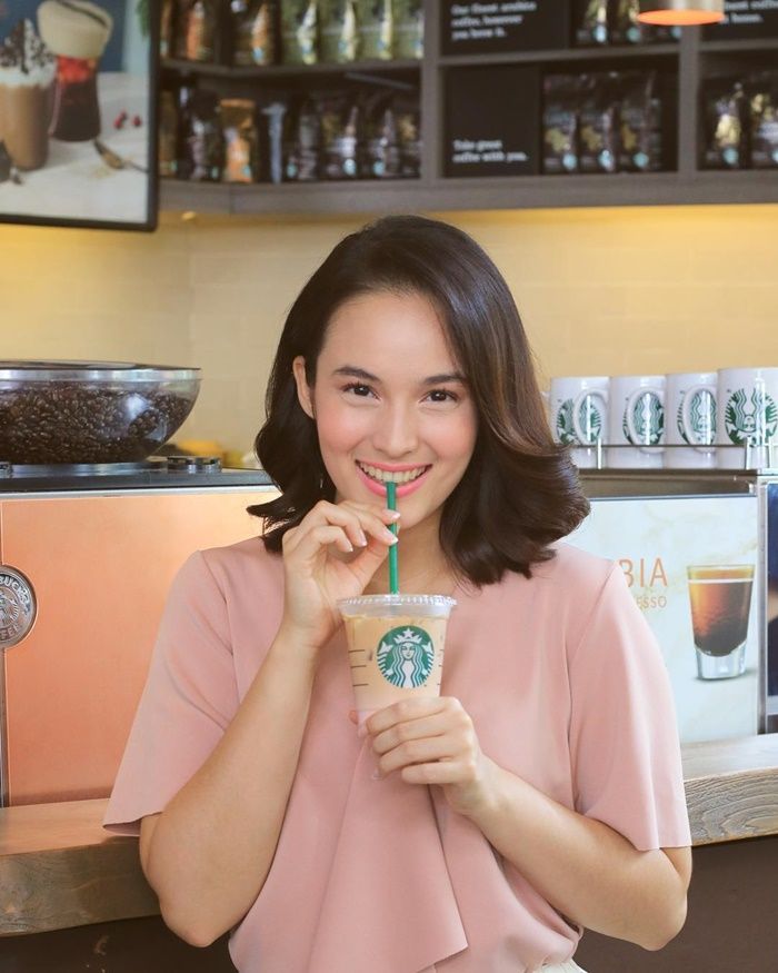Gaya riasan natural no makeup look ala Chelsea Islan - Pakai Blush On