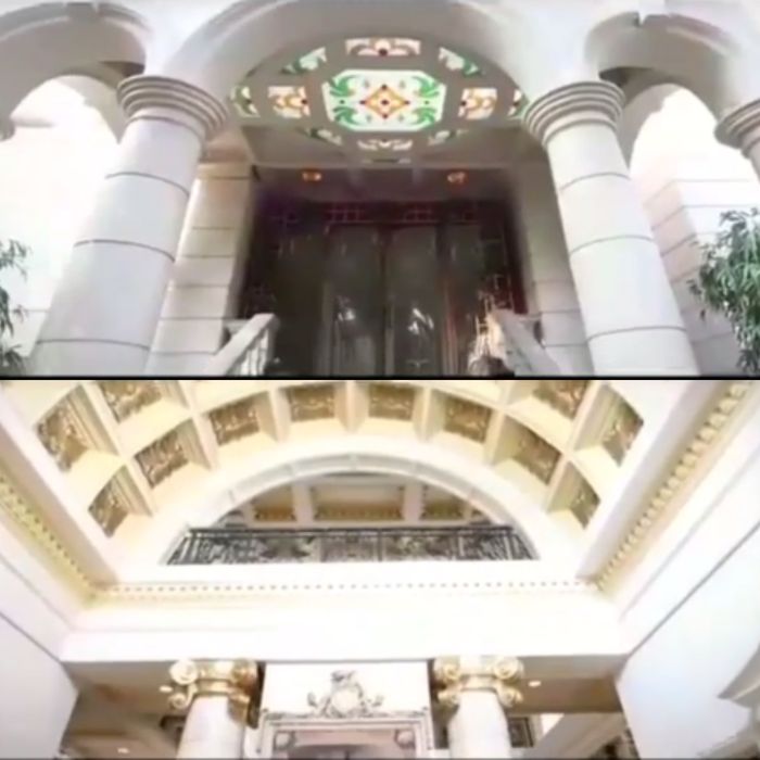 Bagian depan rumah Jusup Maruta (atas), Langit-langit ruang tengah rumah (bawah)