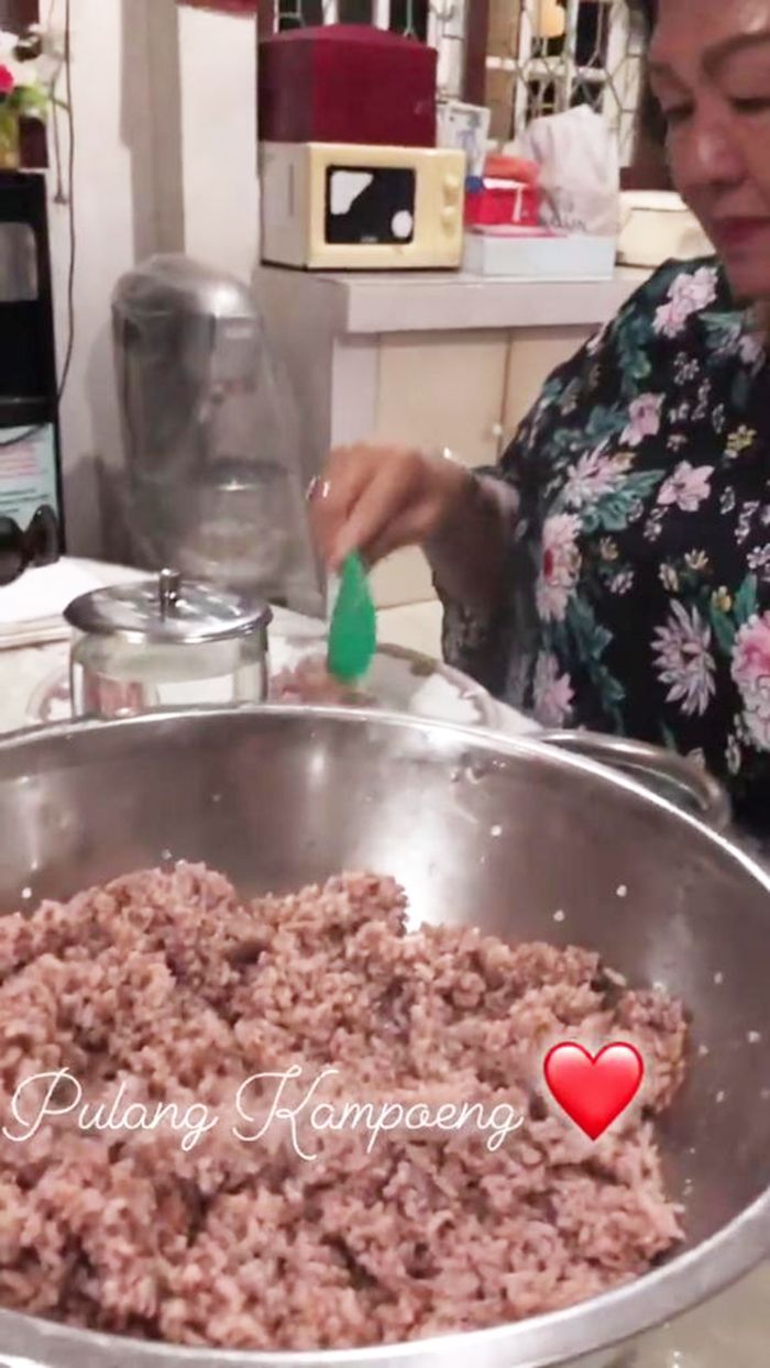 Masakan ibunda Ahok