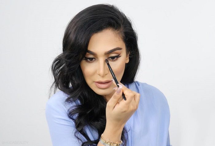 Gunakan matte bronzer agar contouring semakin sempurna