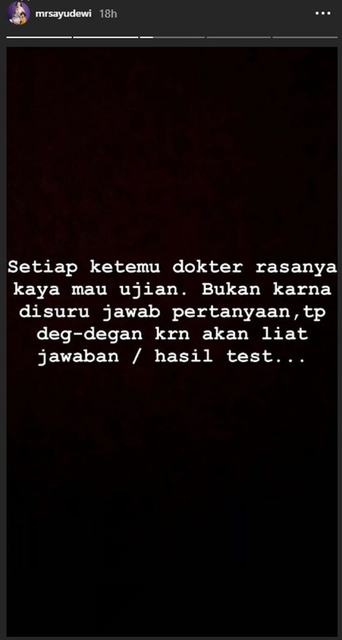 Unggahan Ayu Dewi saat temani sang bunda di rumah sakit