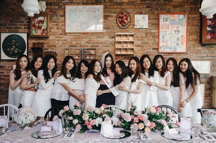 Acara bridal shower Clarissa dengan teman-temannya