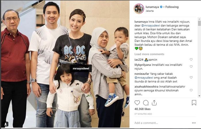 Ucapan duka Luna Maya atas meninggalnya ibunda Ayu Dewi.