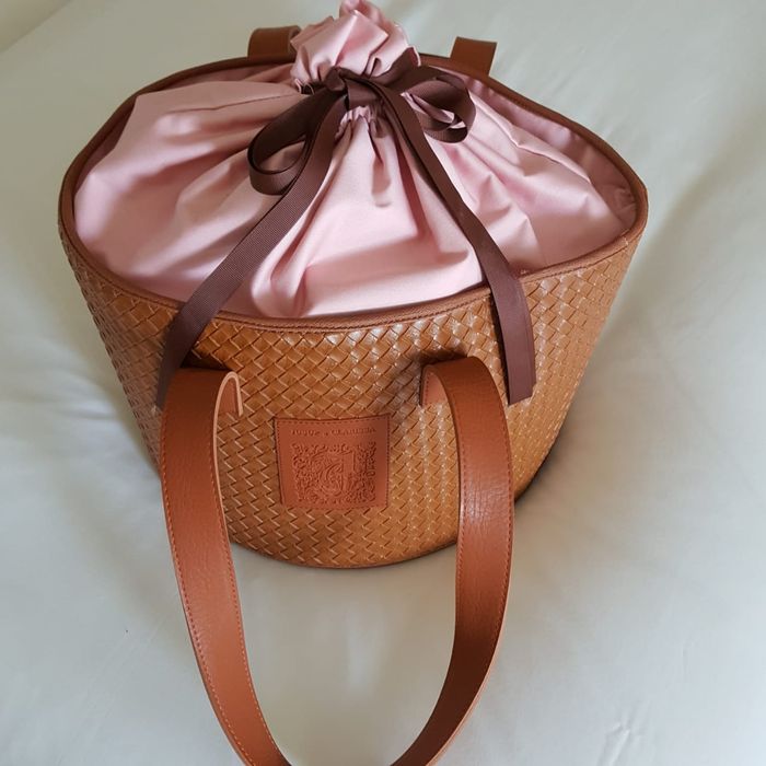 Tas souvenir pernikahan Crazy Rich Surabaya