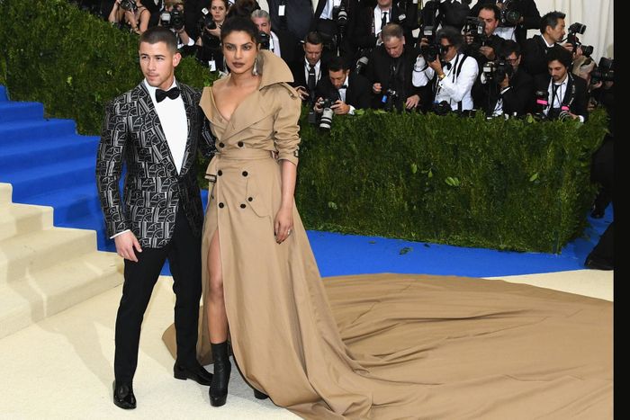 Priyanka Chopra dan Nick Jonas