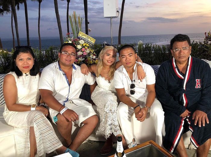 Hotman Paris, istri, dan anak-anaknya