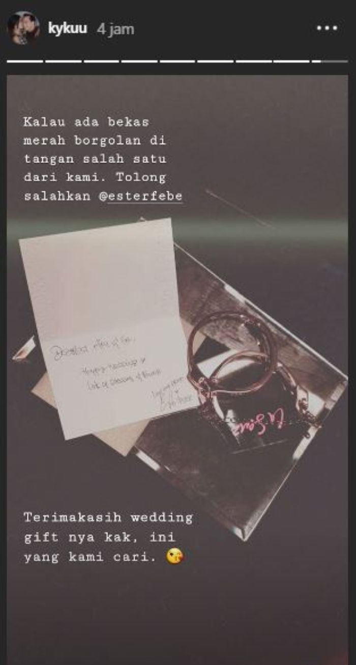 Ge Pamungkas dan Anastasia Herzigova mendapat hadiah borgol